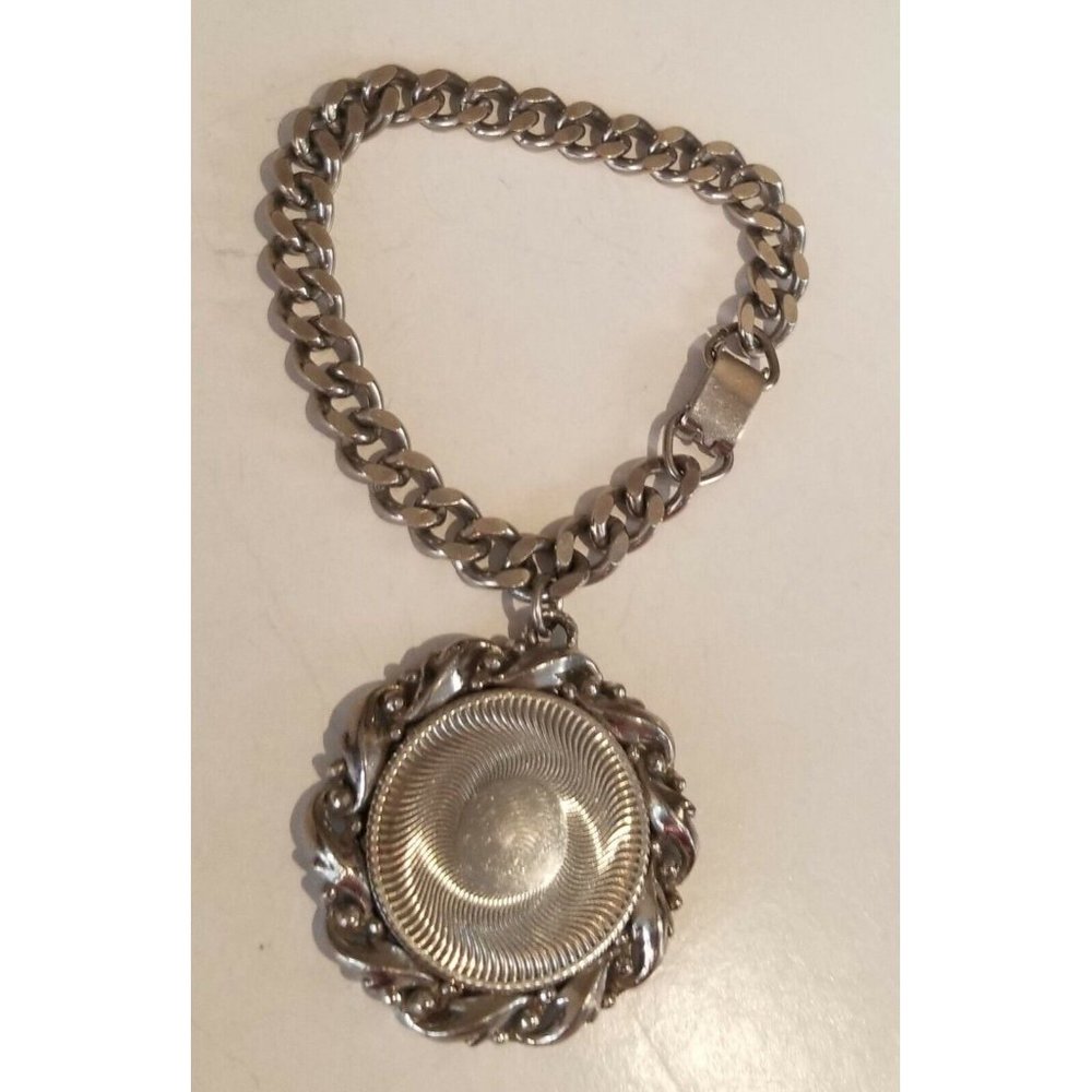 **Vintage Substantial Silver Tone Star Bracelet with Engravable Medal**